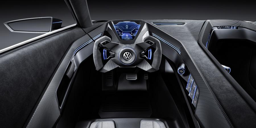  Volkswagen Golf GTE Sport Concept 2015 года  (фото 12 из 17)